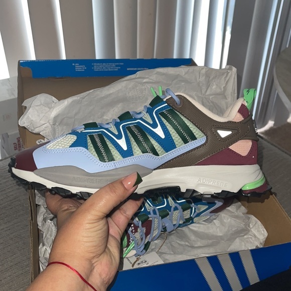 Women's Adidas Hyperturf Adventure Shoes - US 10‎ - Picture 9 of 9